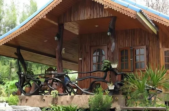 Rai Phuphapok รีสอร์ท 2*